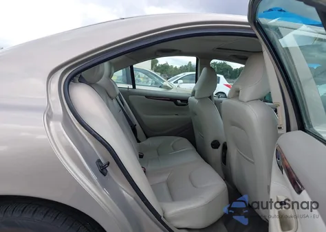 2005 Volvo S60 2.4 z USA, uszkodzony, nr VIN YV1RS640X52475496